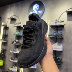 Nike Revolution 7