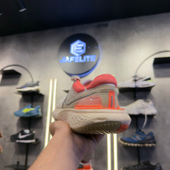 Nike Women's ZoomX Invincible Run Flyknit